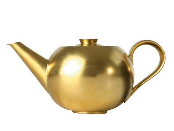 Ấm trà Chiếc ấm trà Trung Quốc sản xuất Đức này đã được mạ một lớp vàng tốt nhất thế giới. Giá của nó là 1.200 USD.